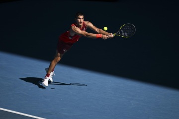 Video - Alcaraz a Rune hrají s "nehratelnými" raketami