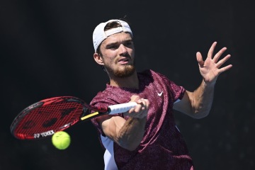 Video - Sestřih zápasu Macháč/Djokovič - 1. kolo v Dubaji