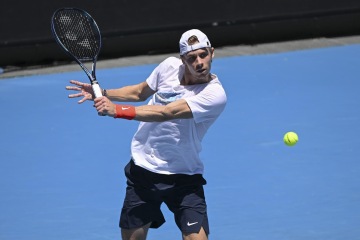 Video - Jak rychle zabalí ATP hráči tenisovou raketu?